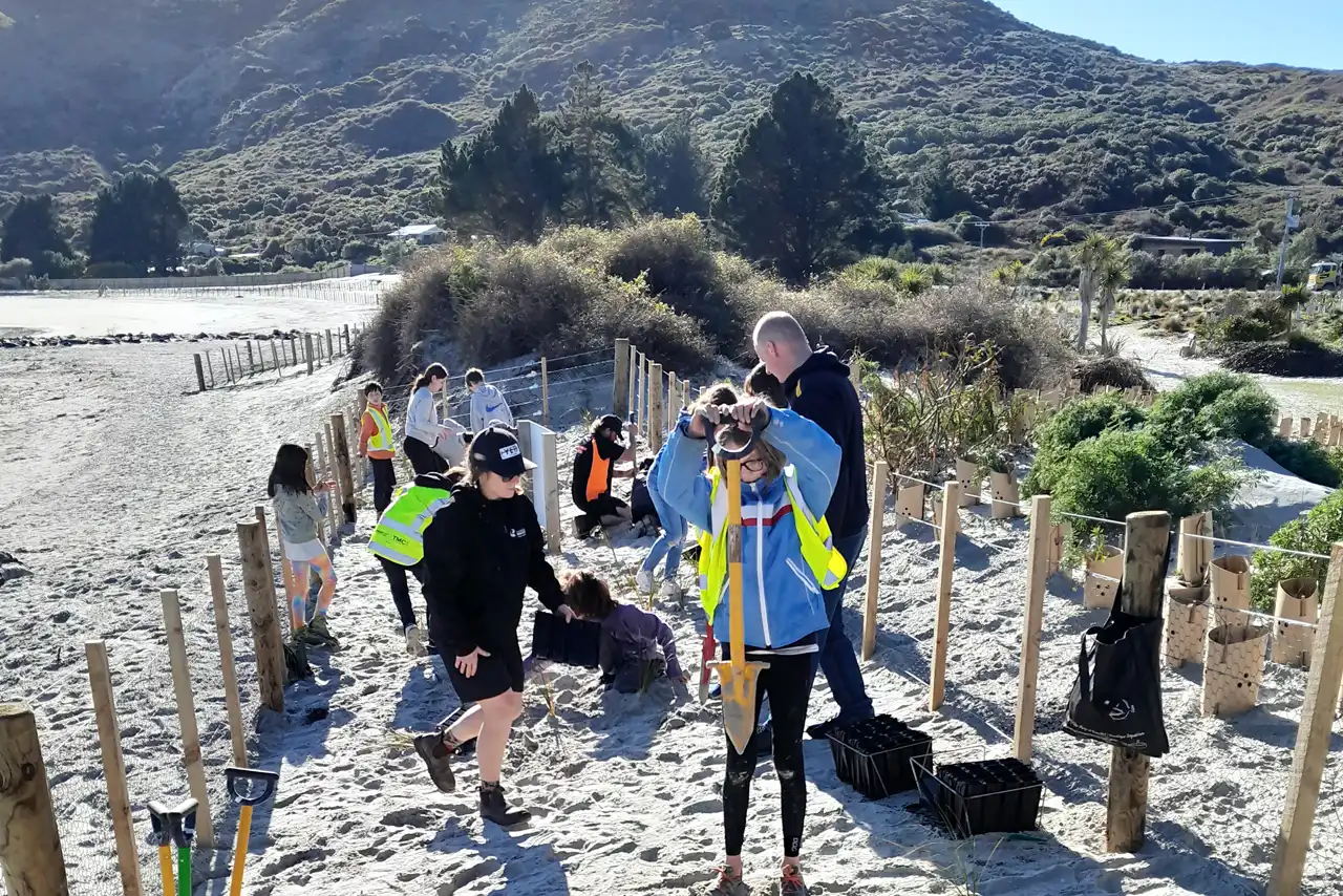 Children volunteering