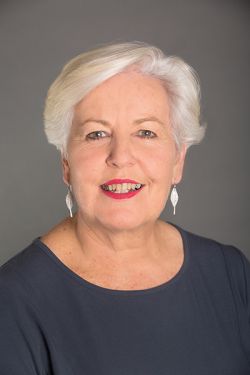 Cr Christine Garey